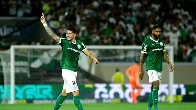 Palmeiras domina e vence Corinthians em primeiro Dérbi do Brasileiro