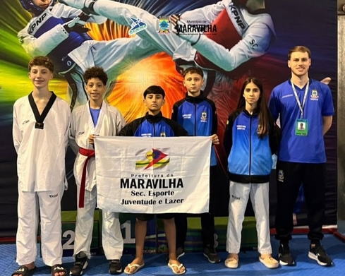 Equipe de taekwondo de Maravilha participa da etapa estadual da Olesc e Roybert Campos fatura bronze